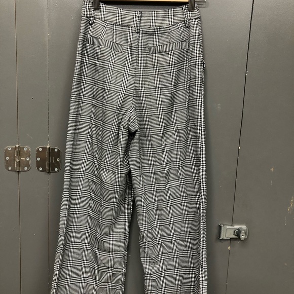 Forever 21 Houndstooth Wide-Leg Pant - Picture 5 of 5